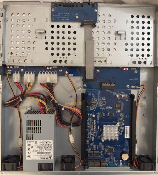 File:Synology RS814 Internal.jpeg